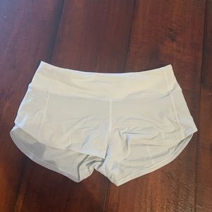 white lulu lemon size 2 speed up 2.5s